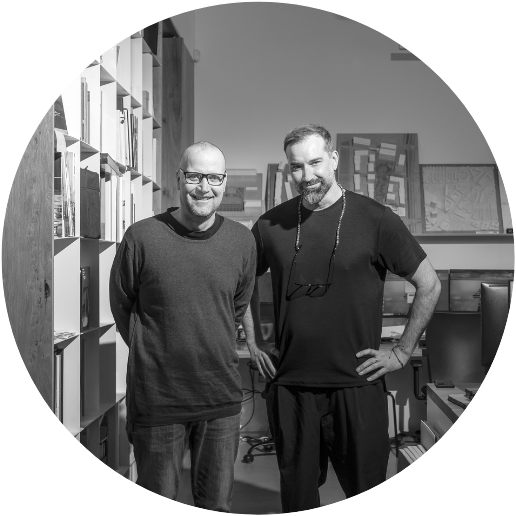 <strong>Matej Grebert a Juraj Benetin</strong><p class="gala-anotacia"><strong>Matej Grebert (1981) a Juraj Benetin (1980)</strong> v roku 2004 spoločne založili ateliér Compass Architekti. Tvoria komplexné portfólio projektov – od urbanizmu cez administratívne budovy až po interiéry. Ich hlavnou špecializáciou sú rezidenčné projekty. Ich tvorba pozitívne ovplyvňuje tvár hlavného mesta. Okrem toho sú osobnosťami, ktoré citlivo vnímajú celospoločenskú situáciu, venujú sa tomu, aby vzťahy v spoločnosti aj v navrhovanej architektúre fungovali kvalitne nielen dnes, ale aj o desiatky rokov. Stoja za rezidenčnou štvrťou Slnečnice, nedávno dokončili 3. etapu komplexu Zwirn a 1. etapu Vydrice.</p><br>(<a class="gala-anotacia-tgl">celý profil</a>)